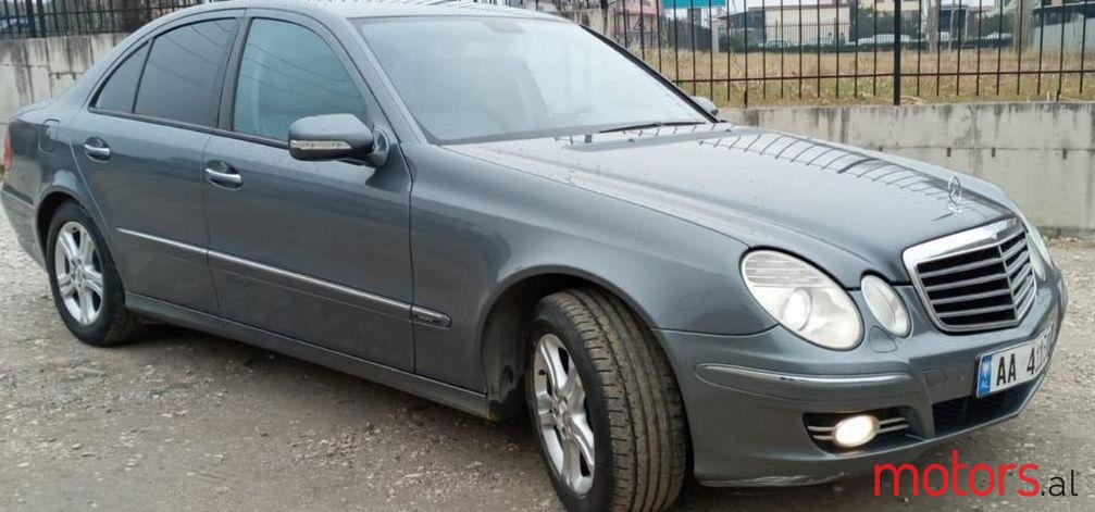 2007' Mercedes-Benz E 220 photo #1