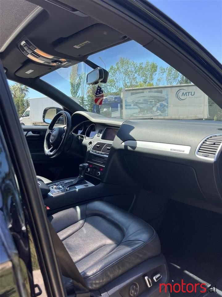 2012' Audi Q7 photo #5