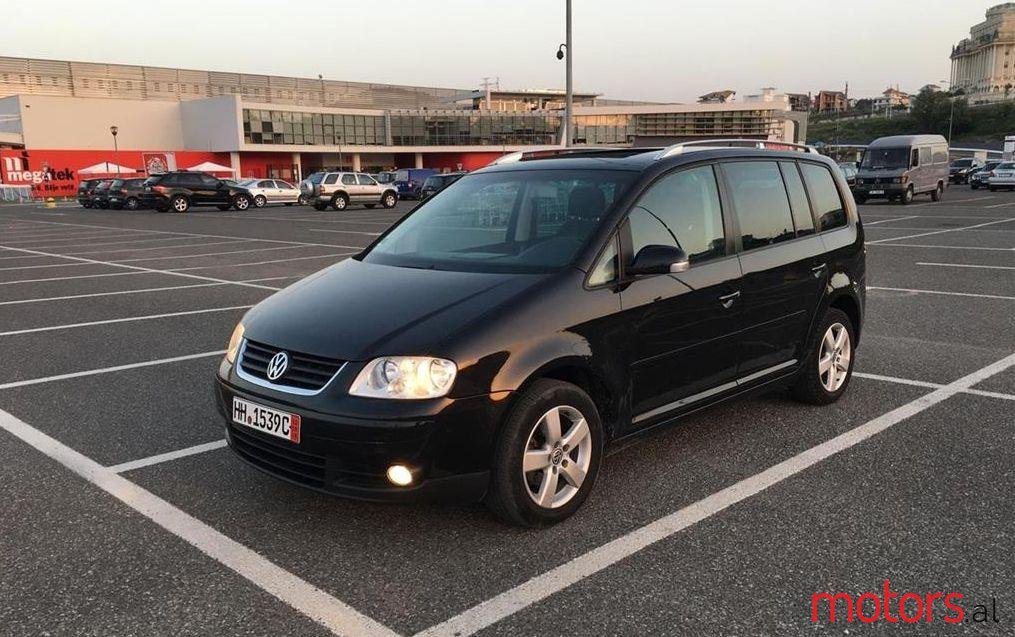 2005' Volkswagen Touran photo #1