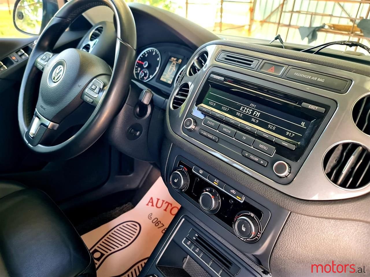 2014' Volkswagen Tiguan photo #2