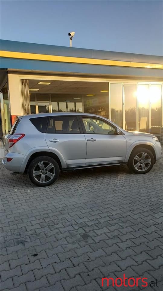 2011' Toyota RAV4 photo #4