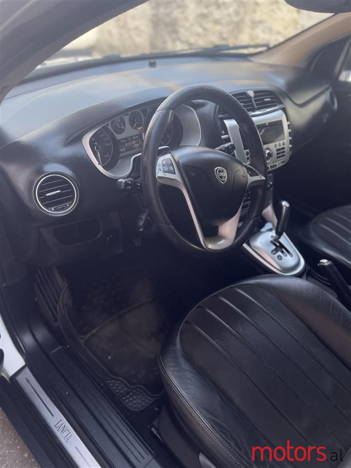 2009' Lancia Delta photo #3