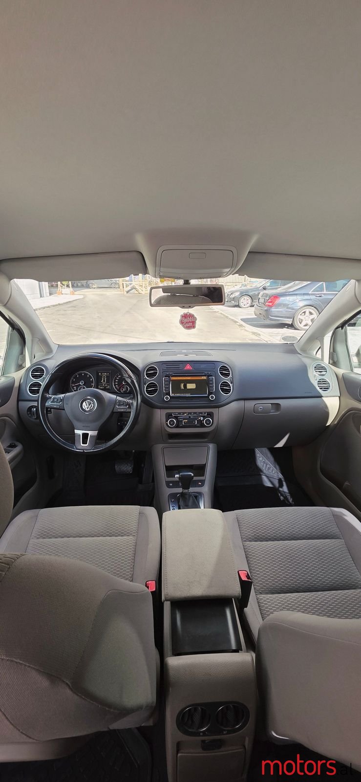 2010' Volkswagen Golf Plus photo #3