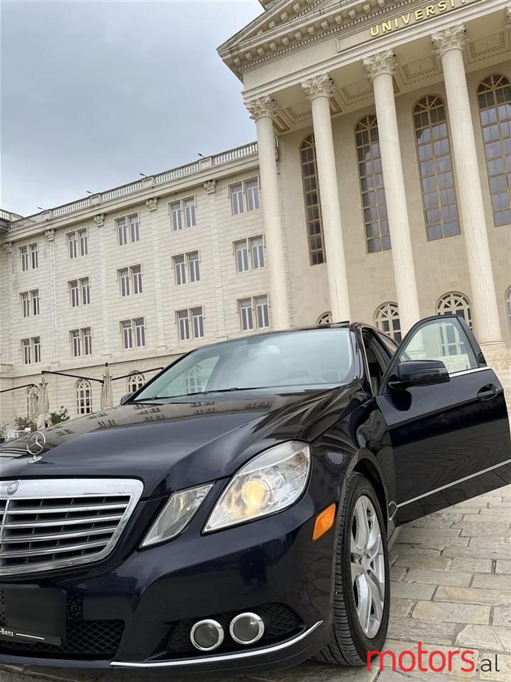 2011' Mercedes-Benz E 350 photo #1