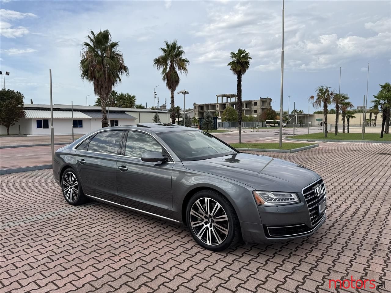 2015' Audi A8 photo #1