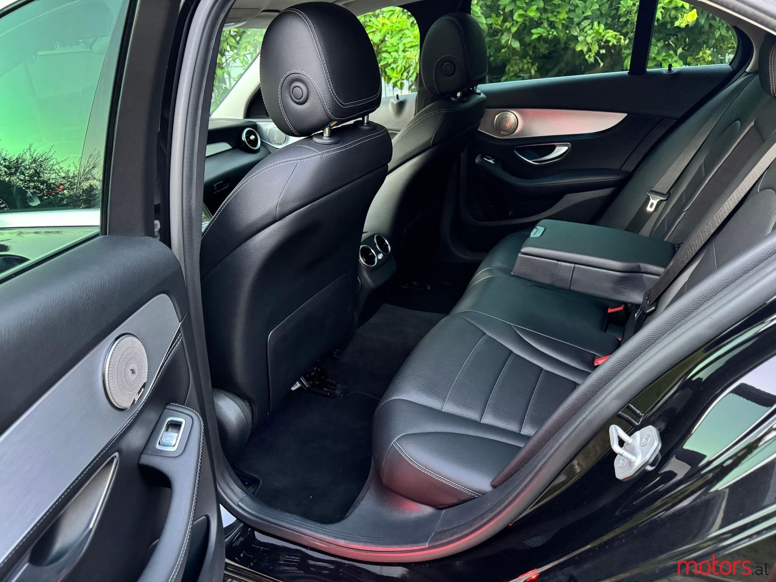 2016' Mercedes-Benz 220 photo #3