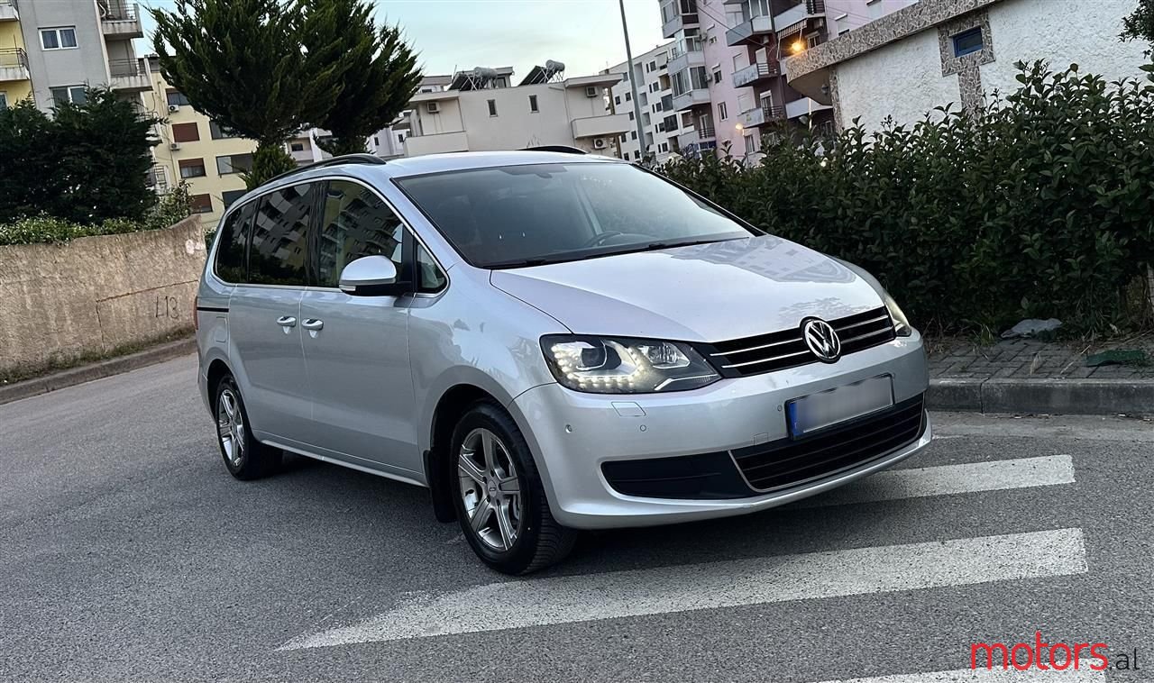 2013' Volkswagen Sharan photo #1