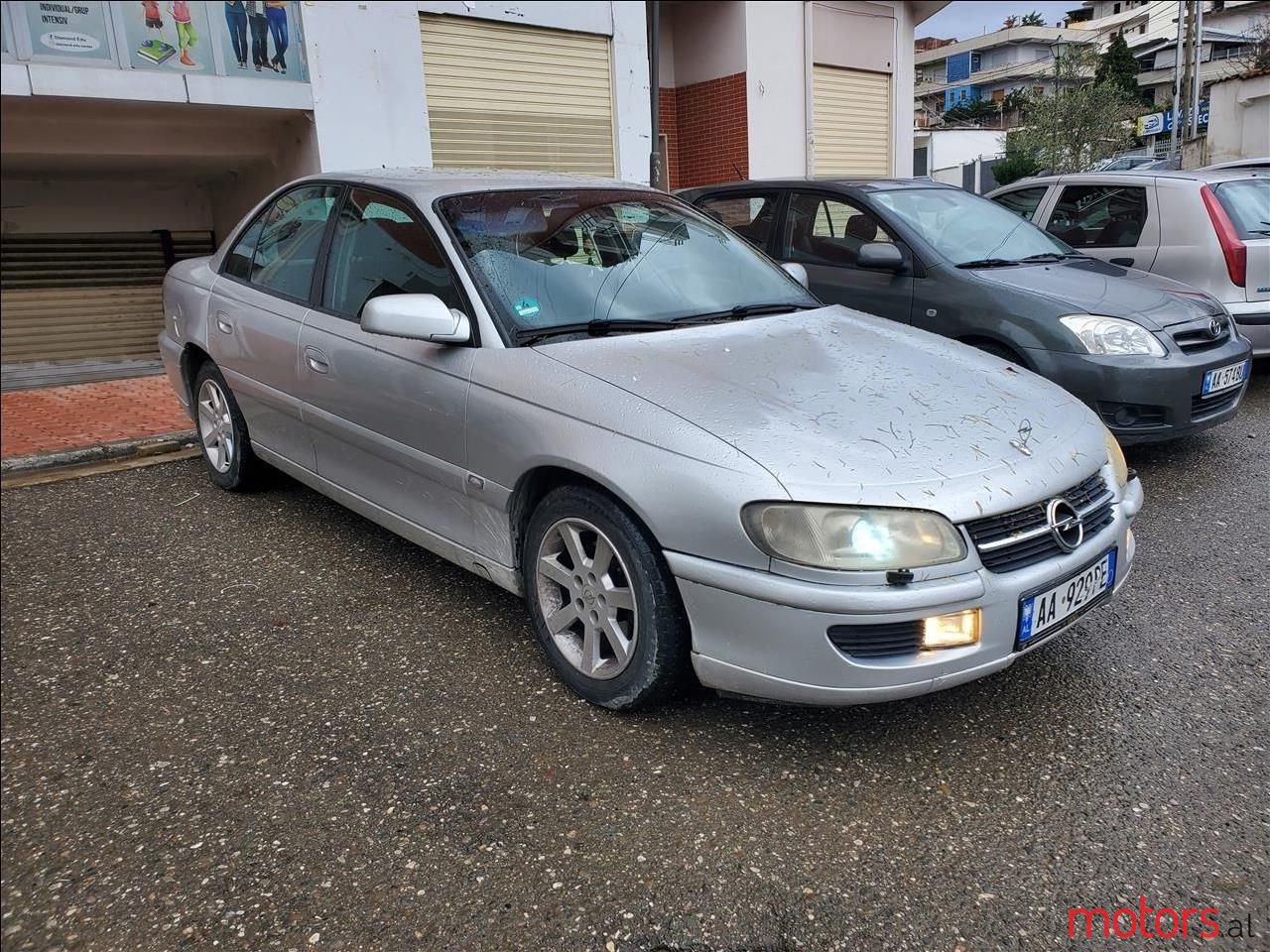 2002' Opel Omega photo #2