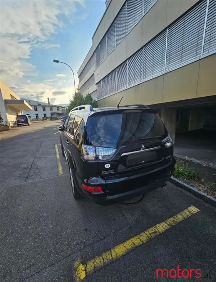 2012' Mitsubishi Outlander photo #4