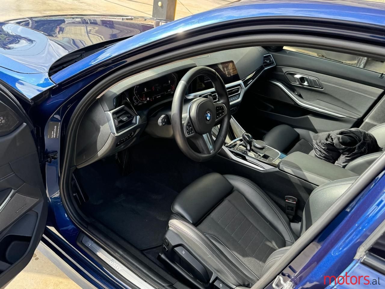 2019' BMW 320 photo #2