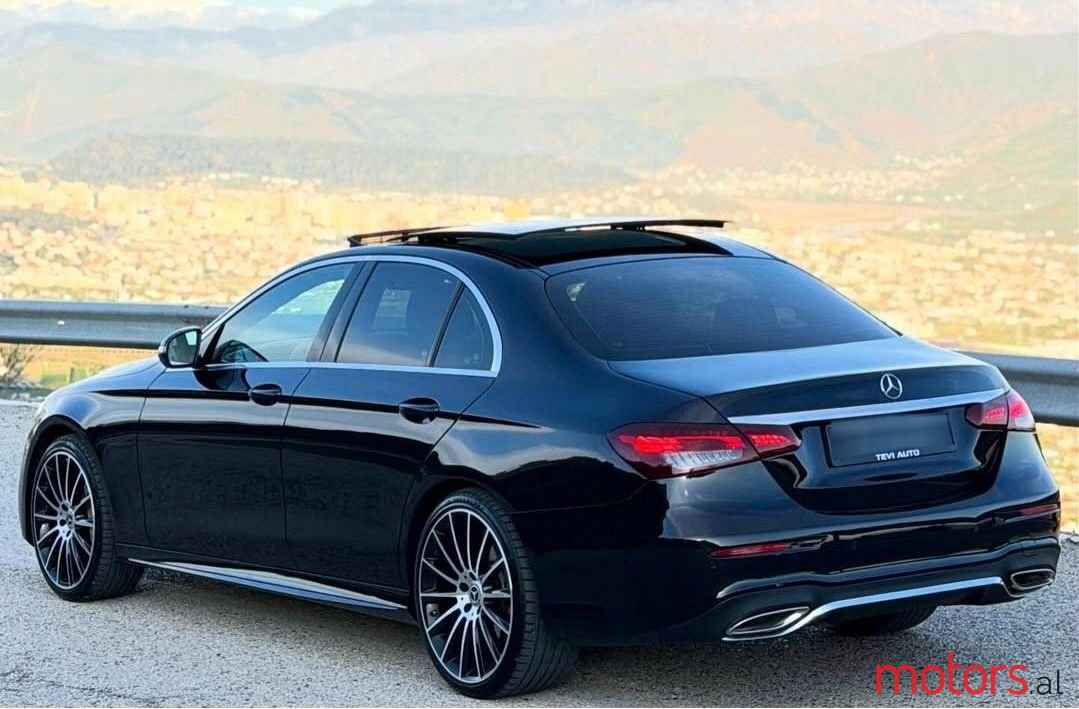 2017' Mercedes-Benz E 220 photo #6