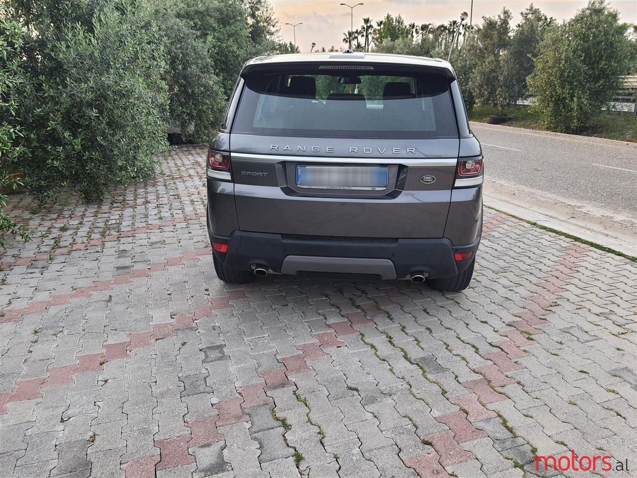 2015' Land Rover Range Rover Sport photo #5