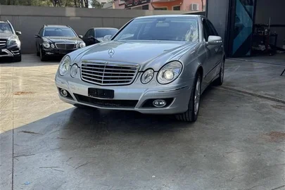 2007' Mercedes-Benz E 200