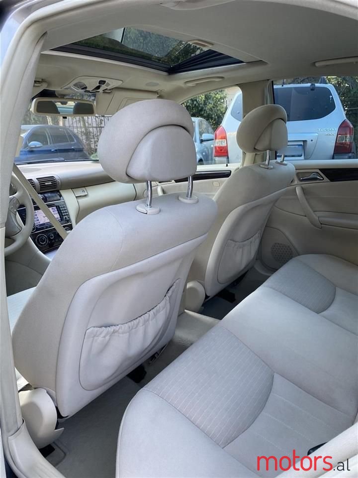 2005' Mercedes-Benz C 220 photo #6