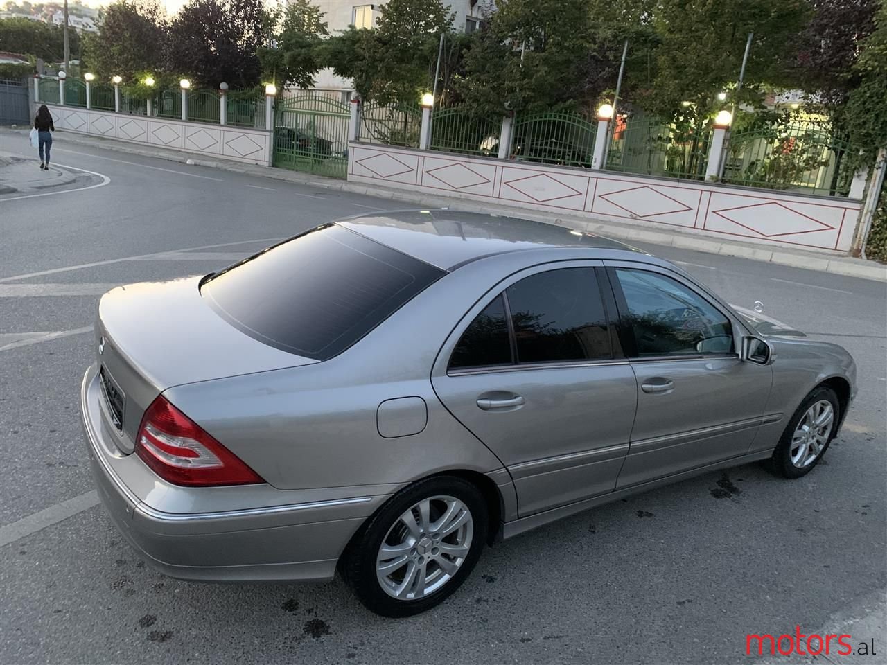2005' Mercedes-Benz C 220 photo #1