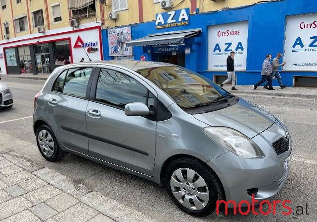 2007' Toyota Yaris photo #1