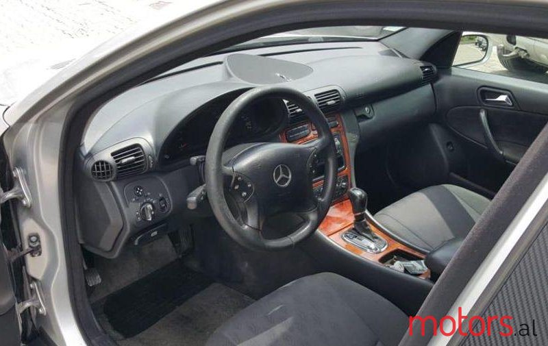 2002' Mercedes-Benz C 220 photo #2