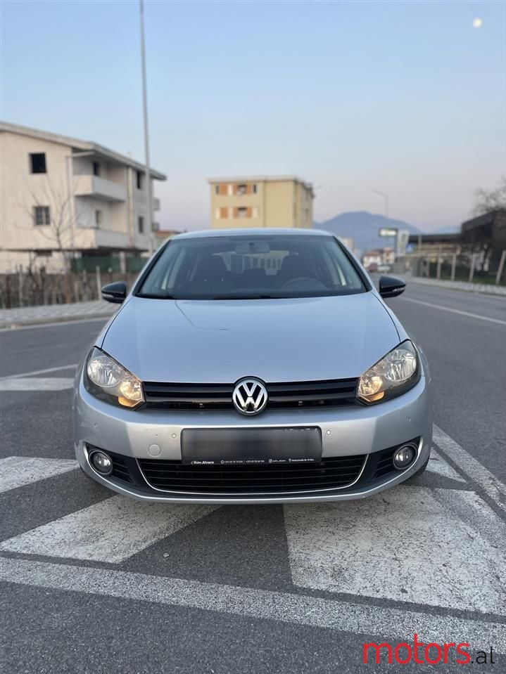 2010' Volkswagen Golf photo #3