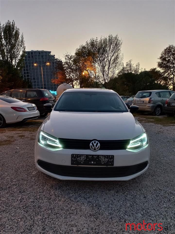 2011' Volkswagen Jetta photo #1