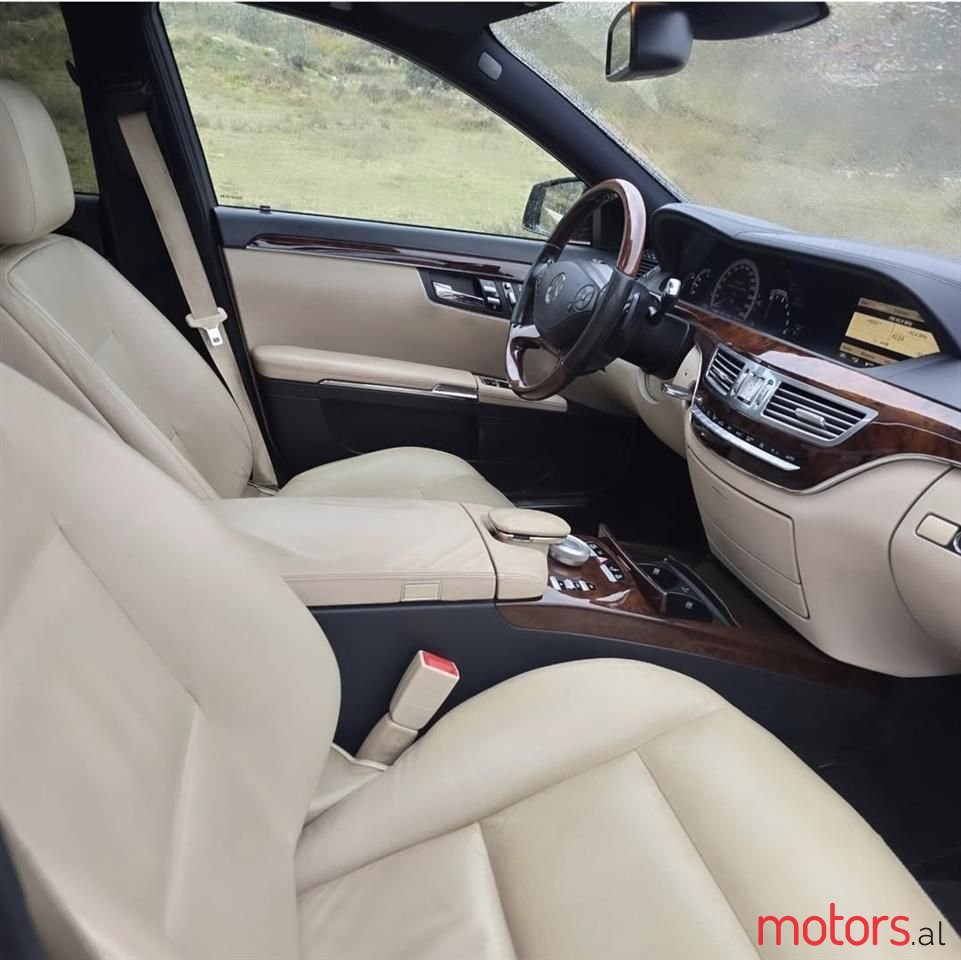 2011' Mercedes-Benz S 350 photo #6