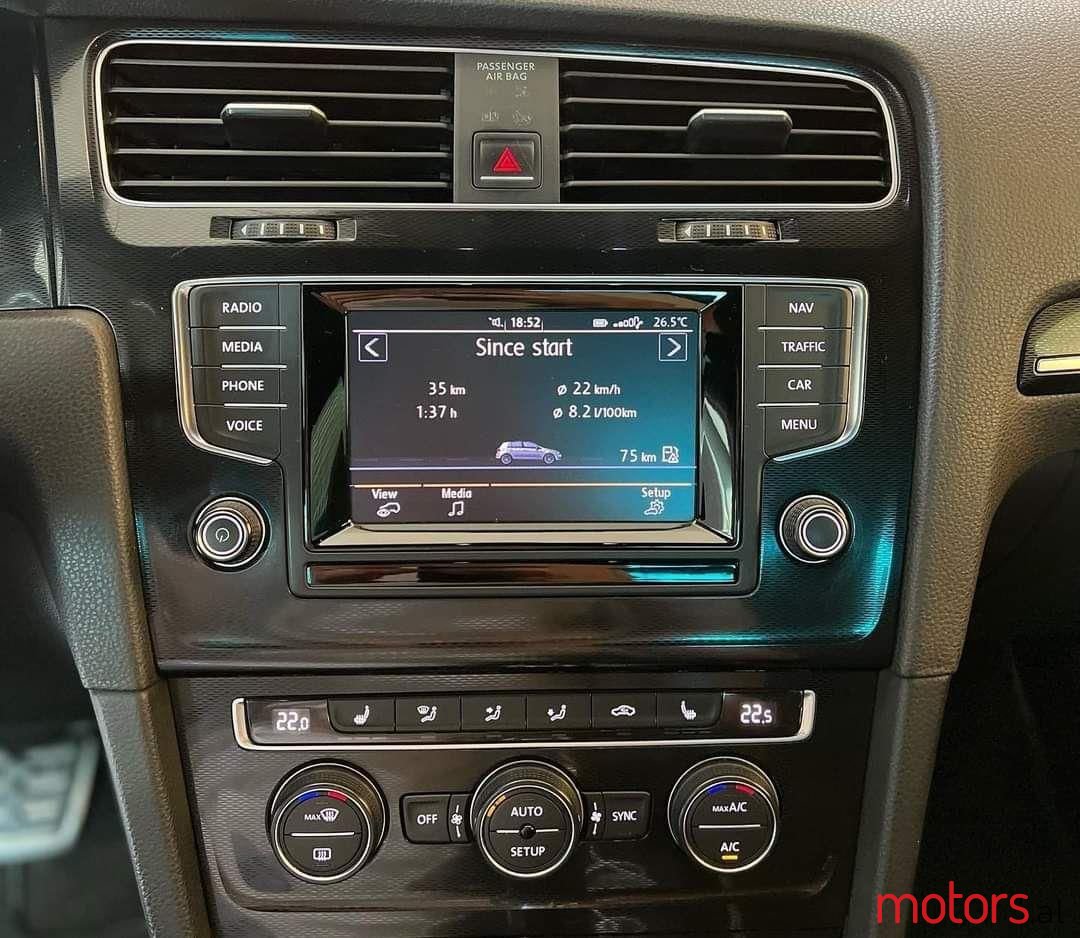 2013' Volkswagen Golf photo #3