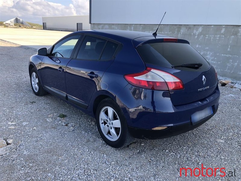 2010' Renault Megane photo #2