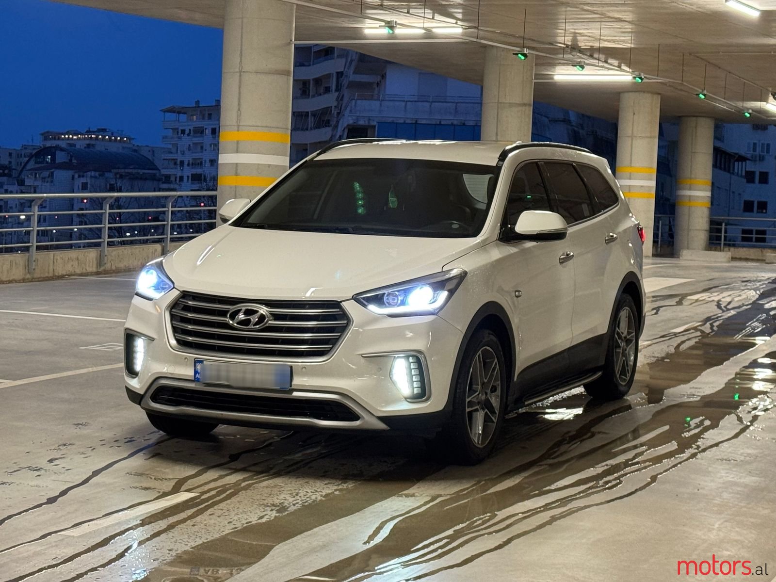2016' Hyundai Santa Fe photo #6