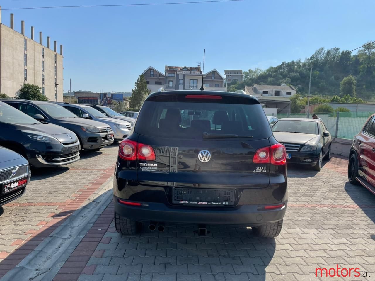 2011' Volkswagen Tiguan photo #5