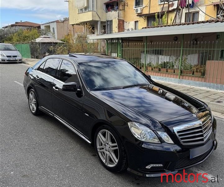 2012' Mercedes-Benz E 350 photo #1