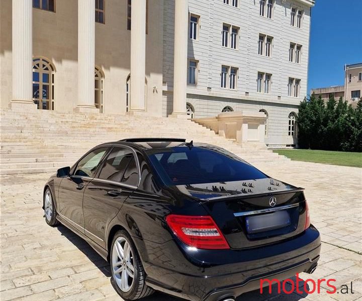 2012' Mercedes-Benz C 300 photo #6