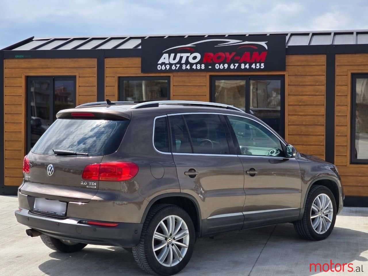 2012' Volkswagen Tiguan photo #4