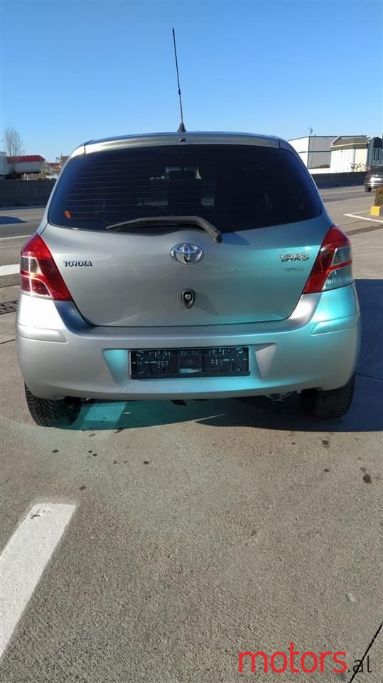 2010' Toyota Yaris photo #5