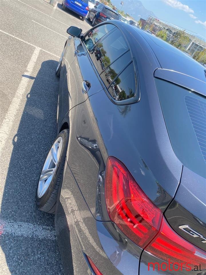 2014' BMW 5 Series GT photo #4