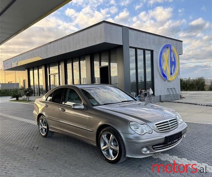 2005' Mercedes-Benz C 220 photo #3