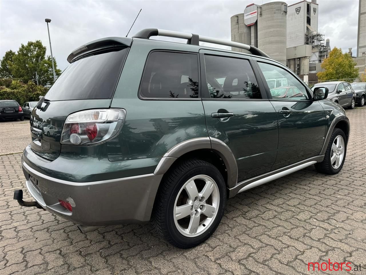 2005' Mitsubishi Outlander photo #4