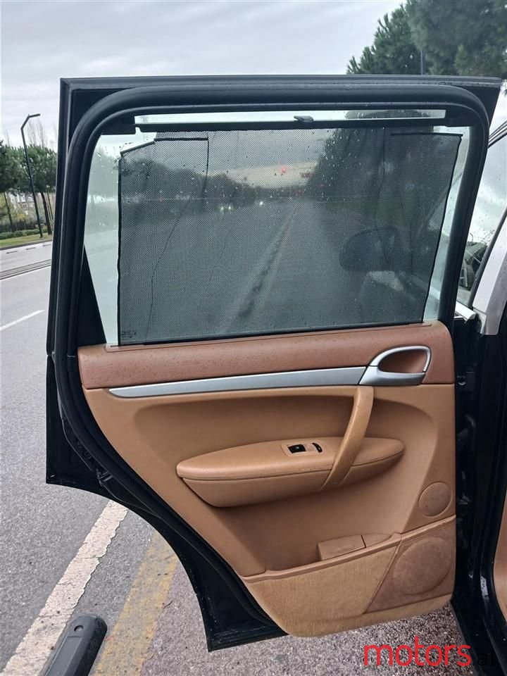 2007' Porsche Cayenne photo #2