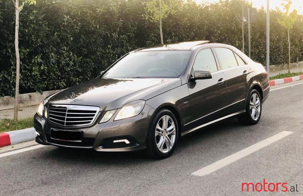 2010' Mercedes-Benz E 220 photo #1