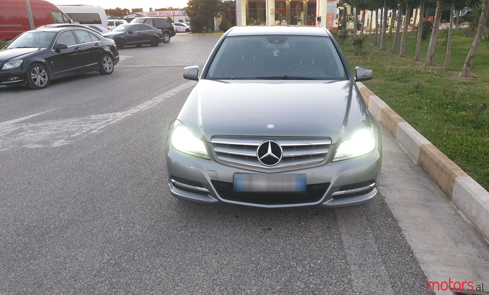 2011' Mercedes-Benz 220 photo #3