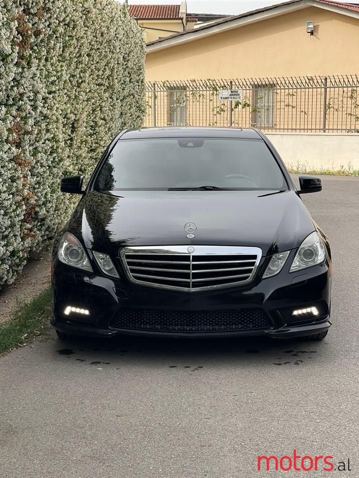 2011' Mercedes-Benz E 350 photo #3