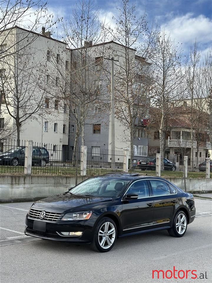 2013' Volkswagen Passat photo #1