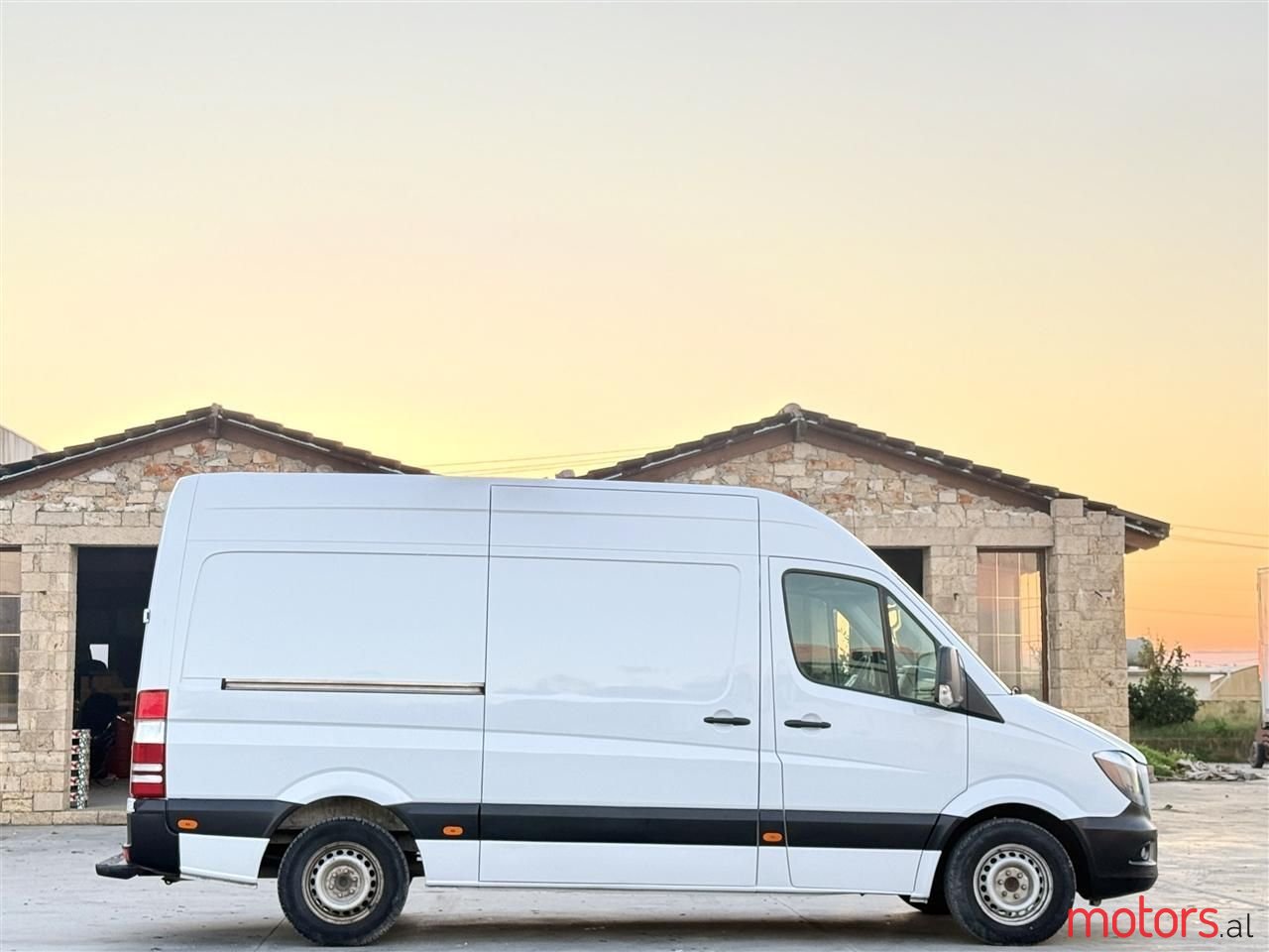 2017' Mercedes-Benz Sprinter photo #5