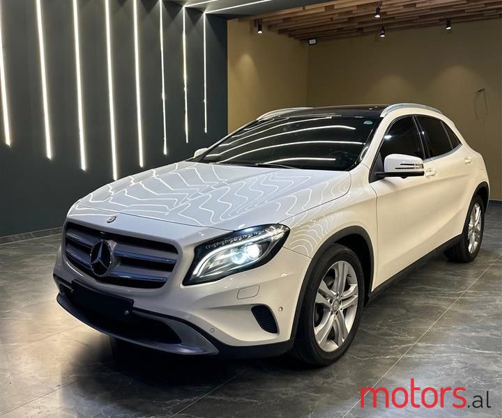 2014' Mercedes-Benz GLA 200 photo #2