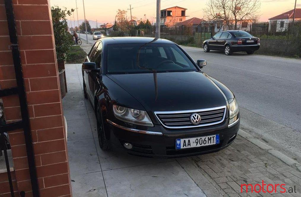 2004' Volkswagen Phaeton photo #1