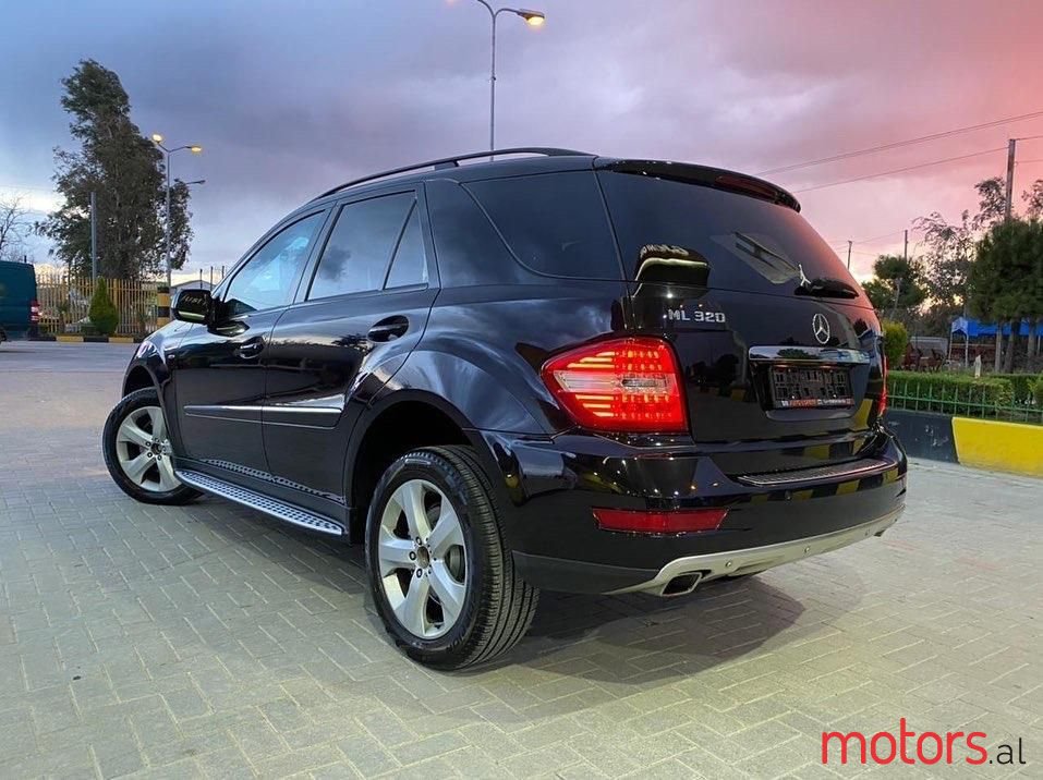 2009' Mercedes-Benz ML 320 photo #3