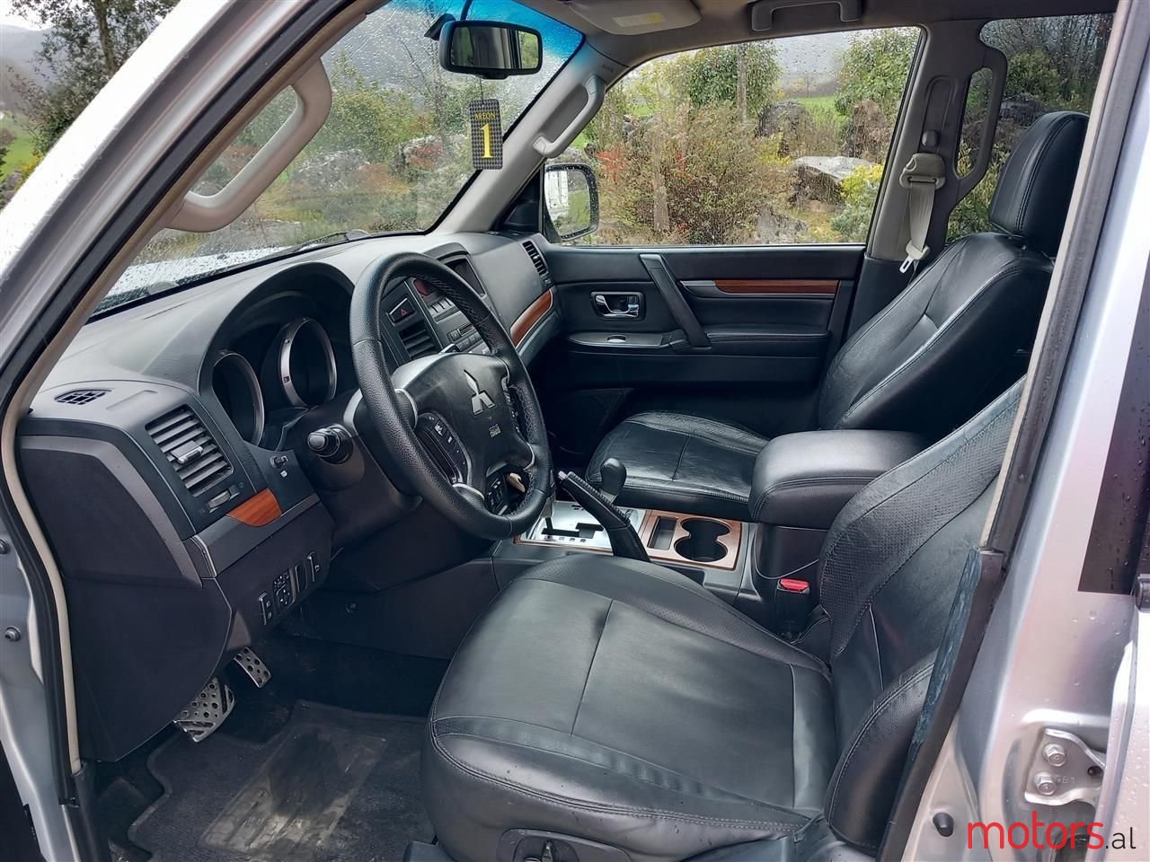 2008' Mitsubishi Pajero photo #6