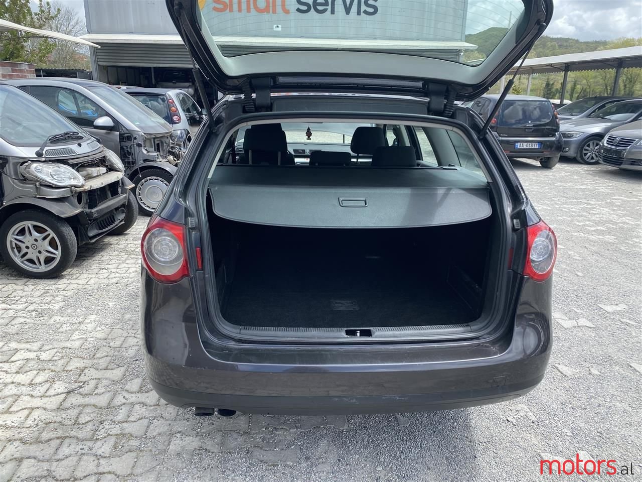 2007' Volkswagen Passat photo #2