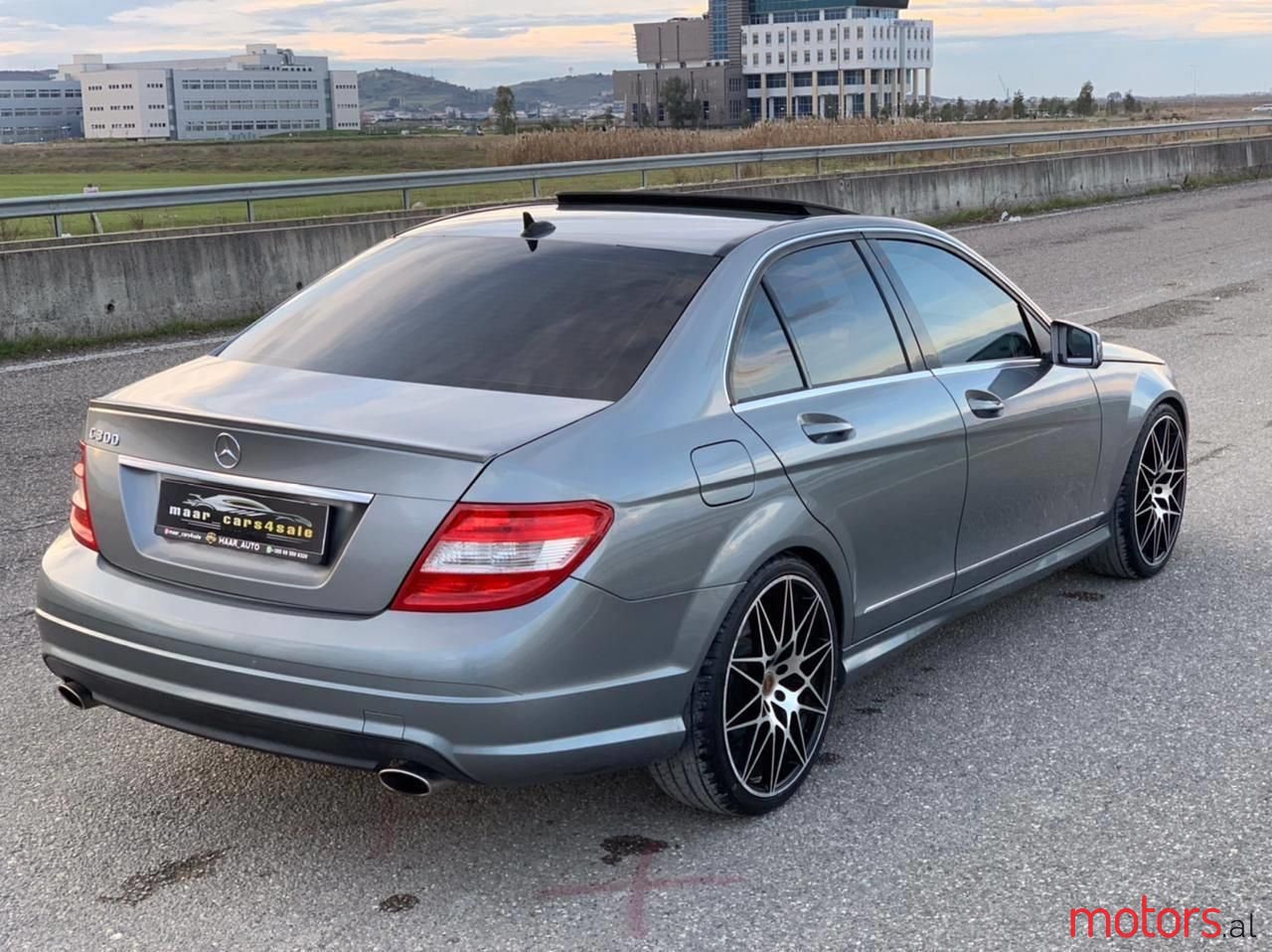 2011' Mercedes-Benz C 300 photo #3
