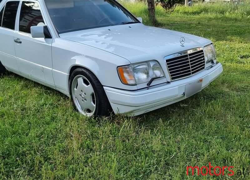 1993' Mercedes-Benz E 500 photo #3