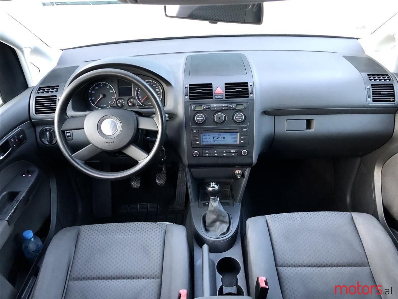 2005' Volkswagen Touran photo #2