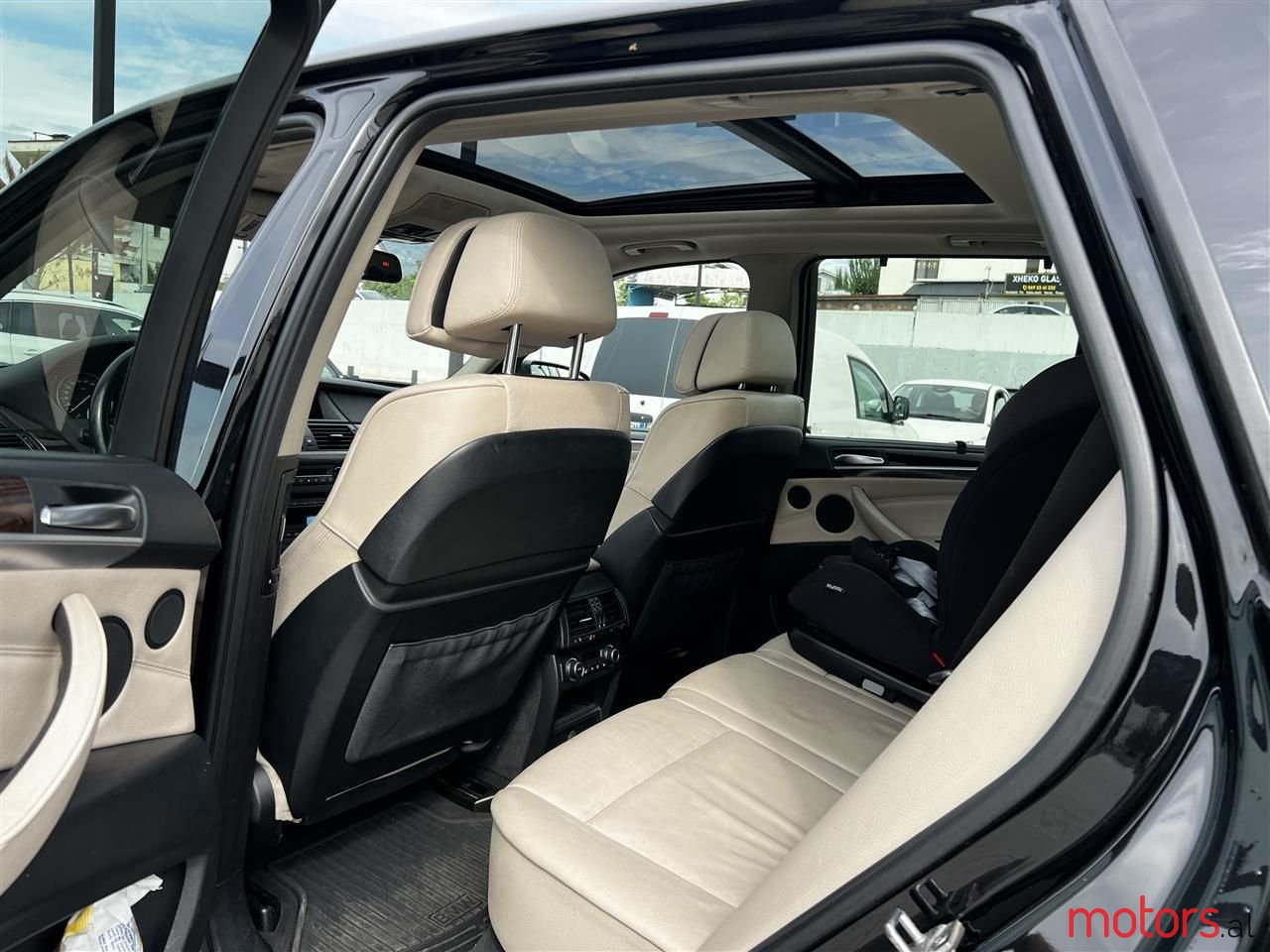 2011' BMW X5 photo #6